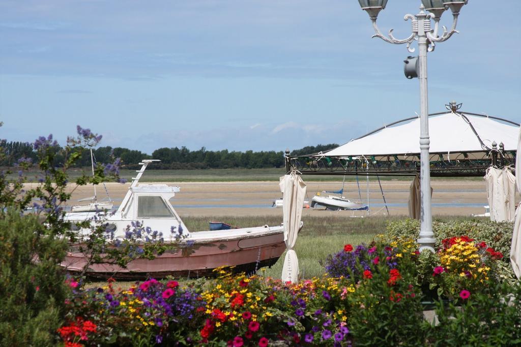 La Baie Hotel Regnéville-sur-Mer Exterior foto